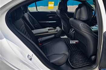 فضای ردیف عقب بنز C200L